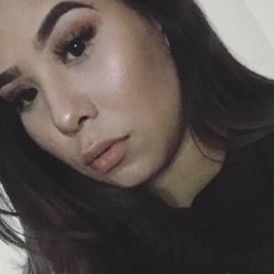 Meet your Posher, Violeta